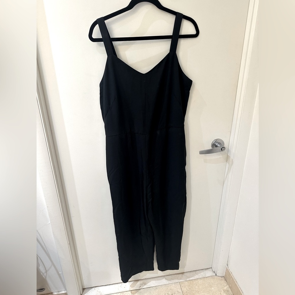 Black everlane cropped jumpsuit size 10